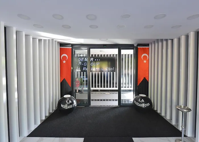 Hotel La Rezidans 3*